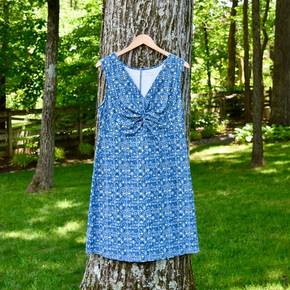 Eddie Bauer Dresses & Skirts - Eddie Bauer stretchy summer dress LARGE blue